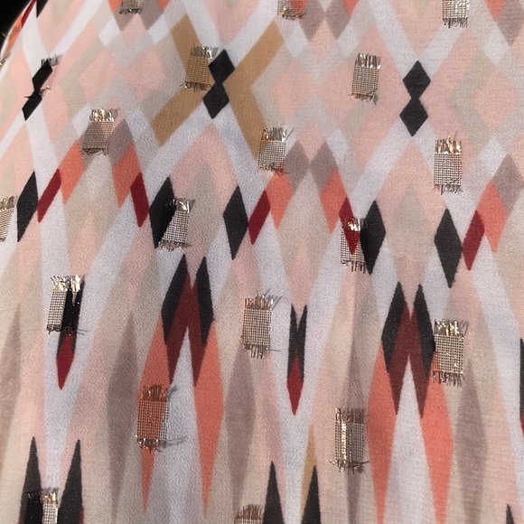 *NWOT* Silk- look V-neck top with gold metallic accents and split sleeves - Picture 2 of 7